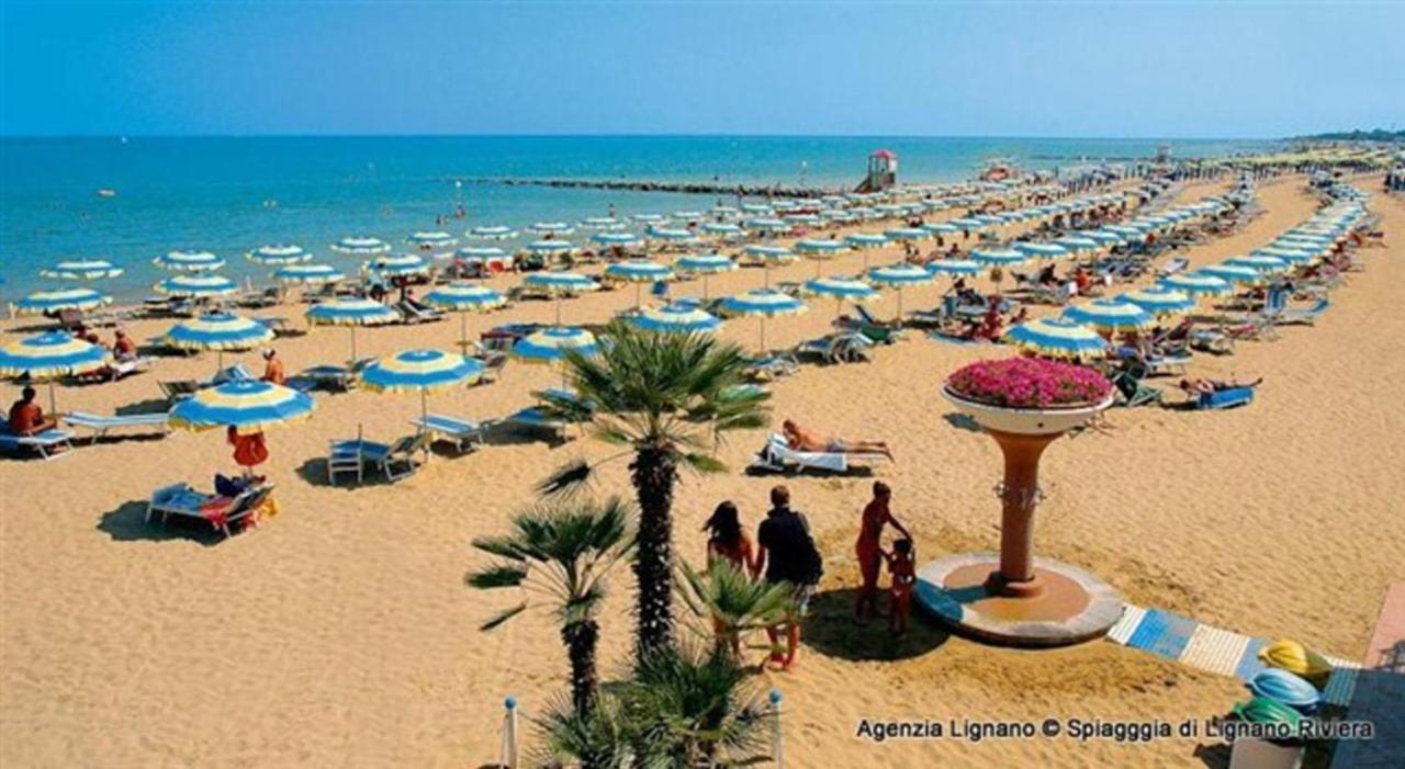 Lignano Nette Wohnung Naehe Am Meer Lignano Sabbiadoro Luaran gambar